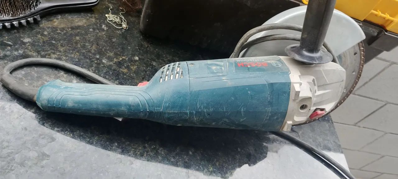 Lixadeira Bosch de 9 