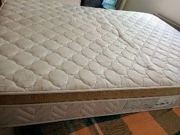 Colchão de casal de espuma bem macia. - Foto 5