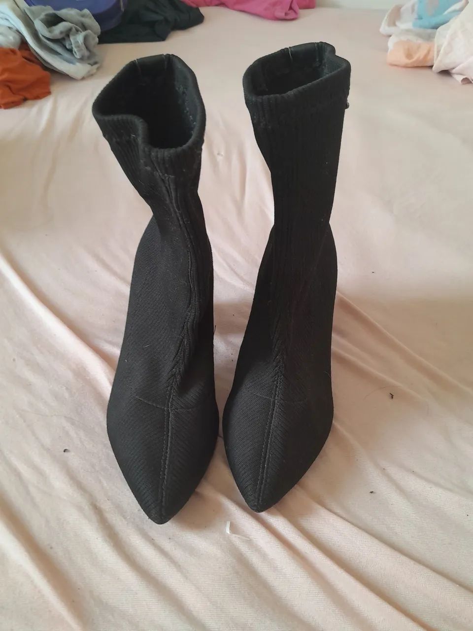 Vendo bota preta, cano de tecido. - Foto 2