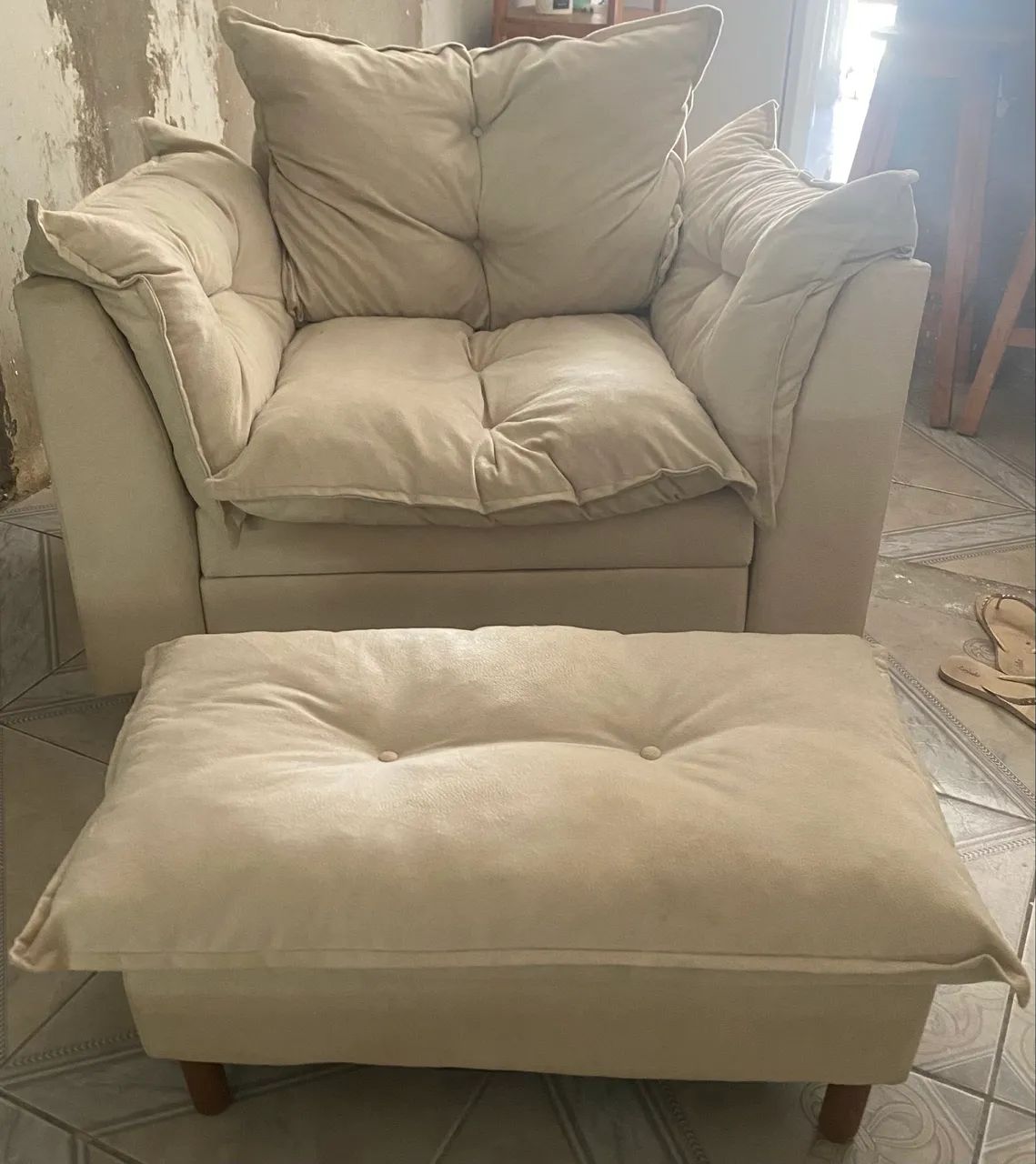 Vende-se poltrona com puf - Foto 3