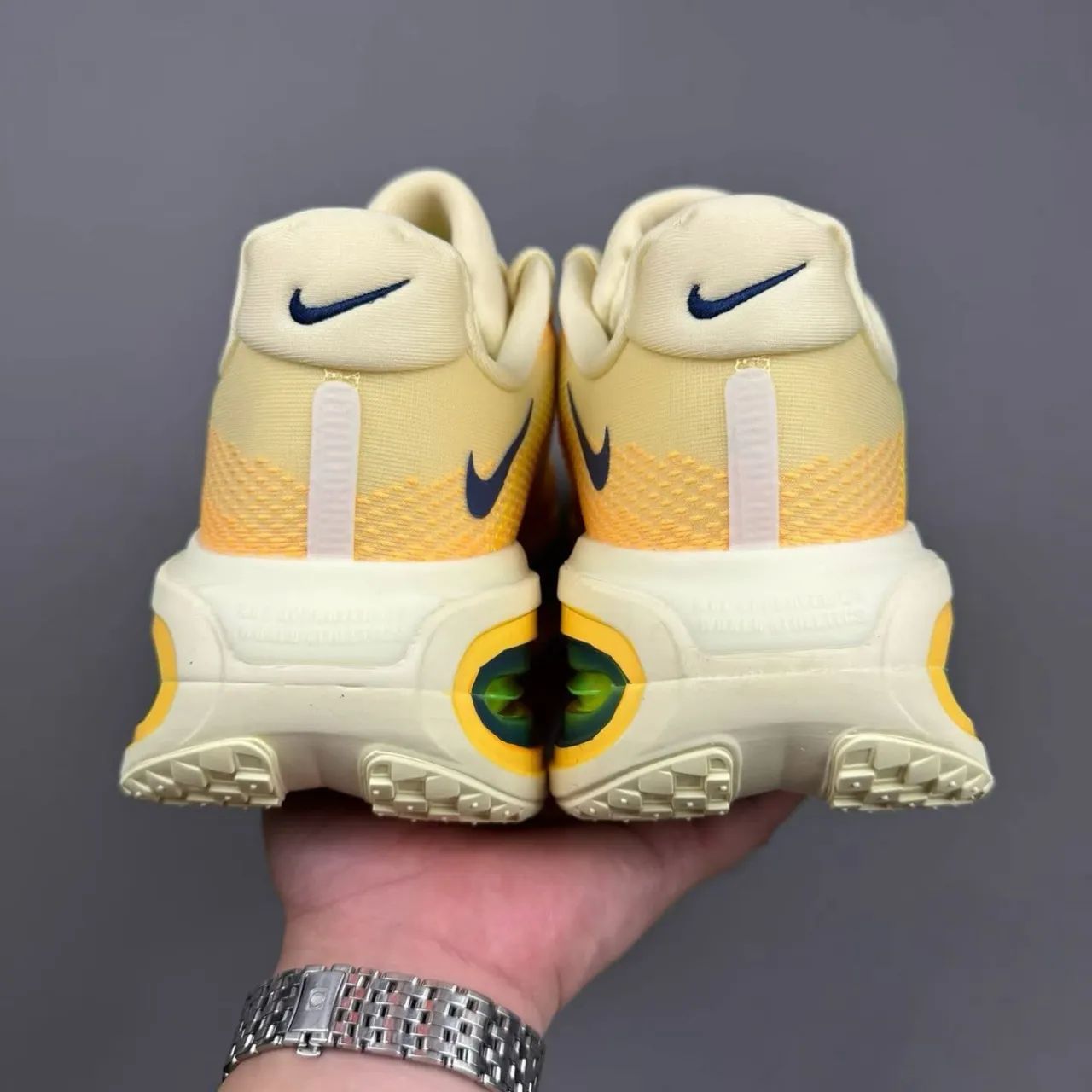 NIKE VOMERO PREMIUM ?ALABASTER (TAM 41) - Foto 2