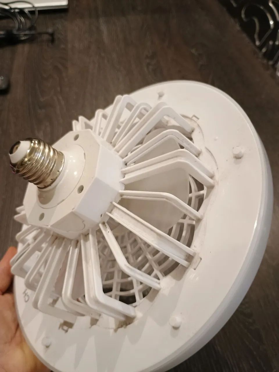 Ventilador + lâmpada E27 2 em 1 - Foto 3