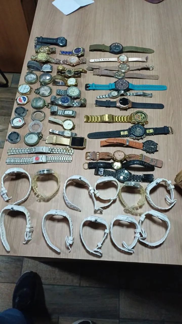 Relógios lote com mas de 30 peças completa e diversas peças  - Foto 3