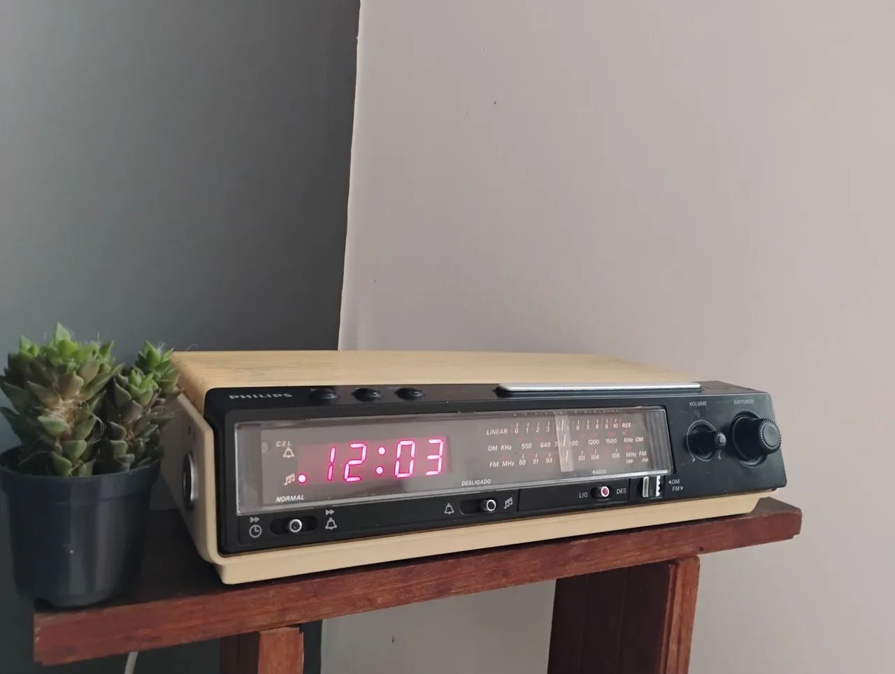 PHILIPS 470 - Rádio Relógio Antigo Vintage 