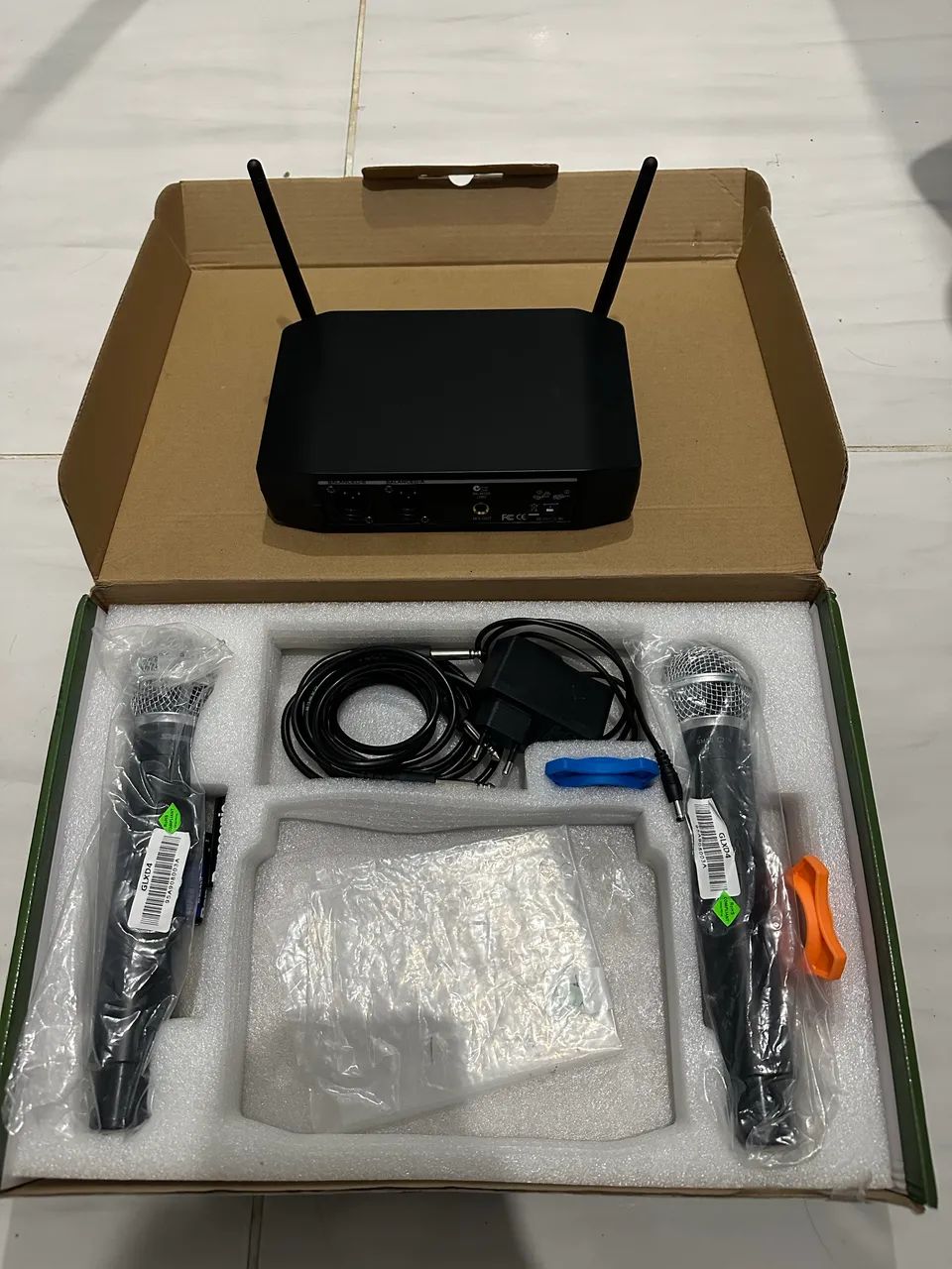 Shure GLXD4 Microphone Sound System