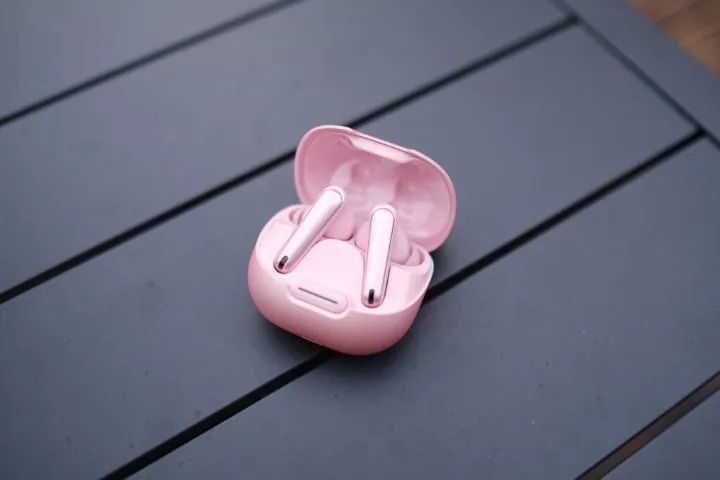 Fone Anker Liberty 4 Nc TWS Sem Fio ANC LDAC (Rosa) - Fones de