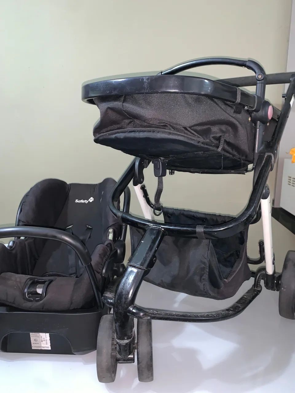 Bebê conforto e adaptador + Carrinho - Foto 4