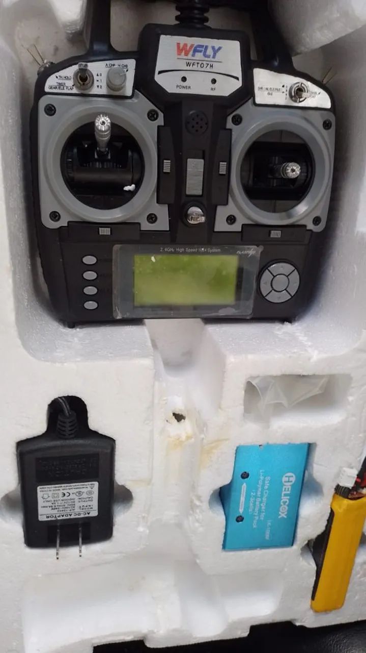 helicóptero de controle remoto - Foto 3