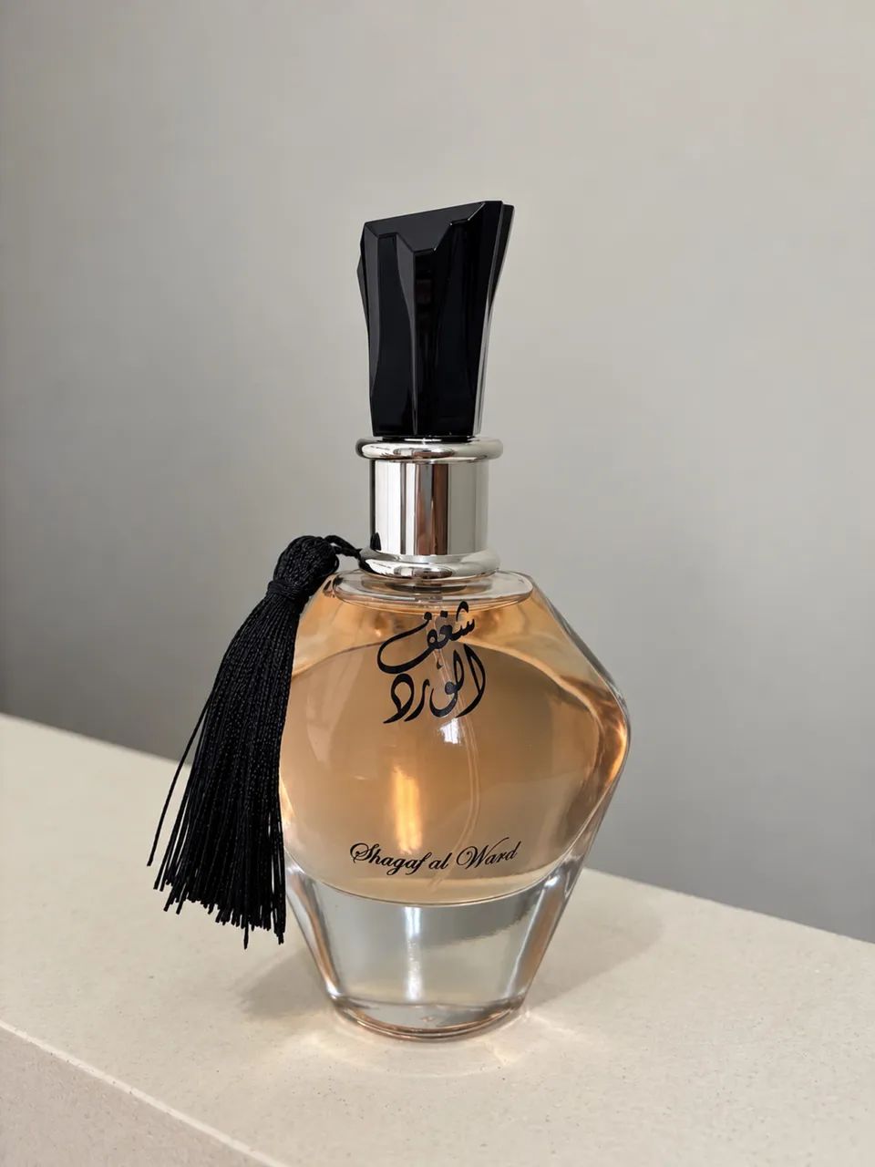 Perfume Shaghaf Al Ward