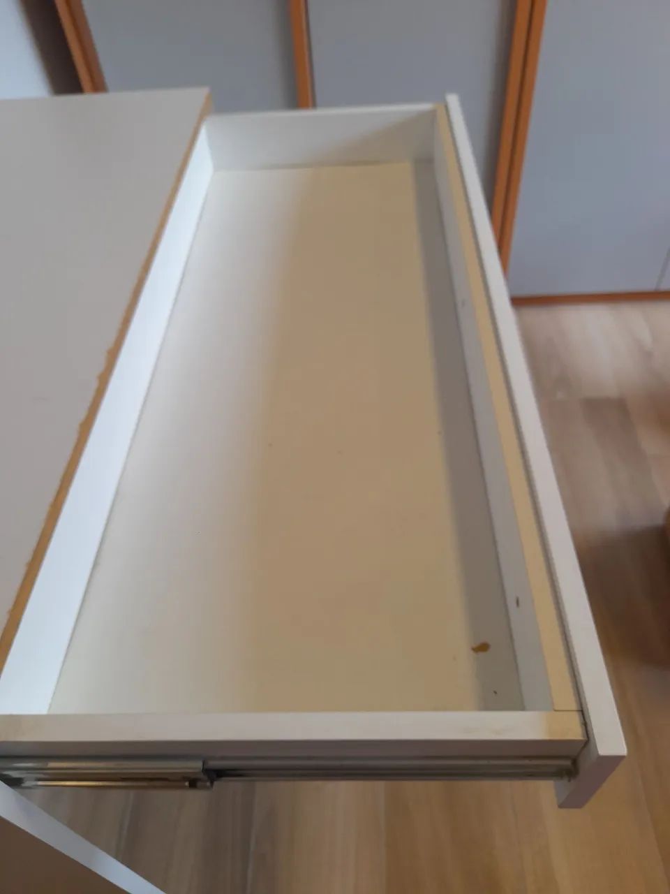 Vendo escrivaninha de MDF - Foto 4
