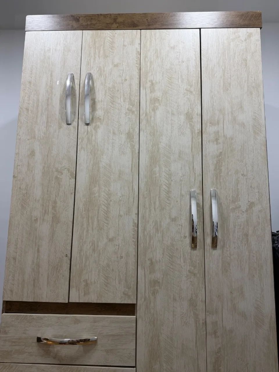 Vendo guarda-roupa em bom estado!