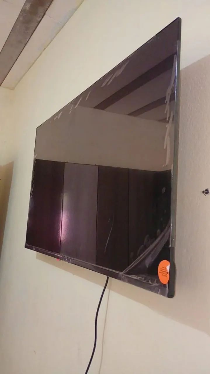 Televisão smart Tv nova 1 mês de uso 