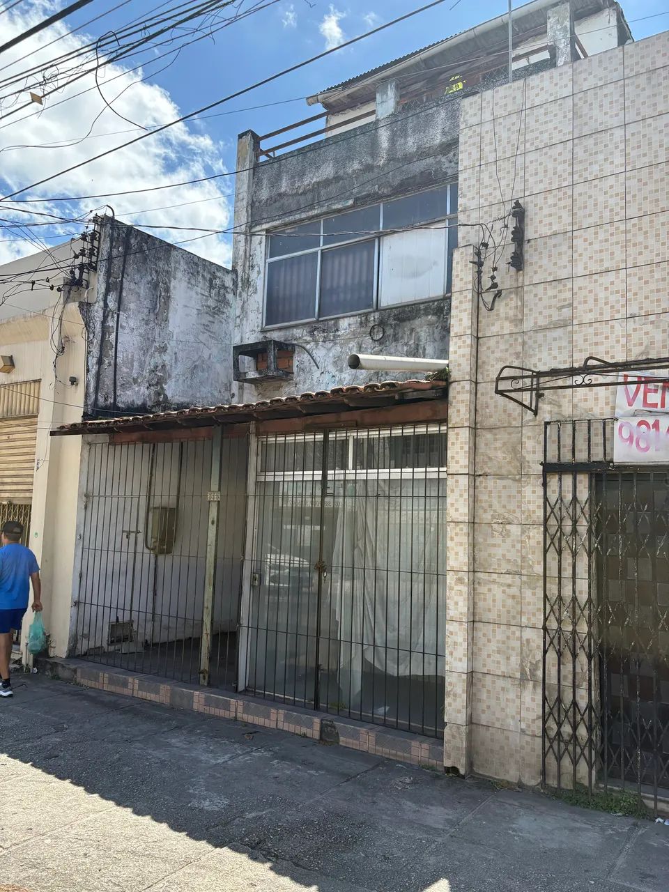 Casa comercial na 16 passando Tamandaré 