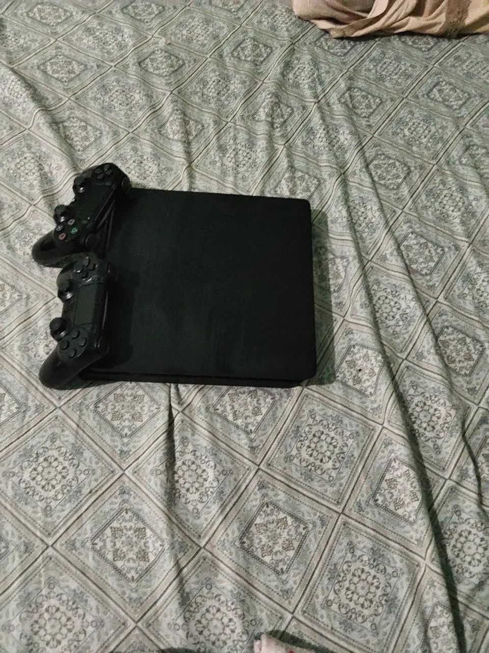 PS4 slim 500gb + 2 controles e jogos  - Foto 2