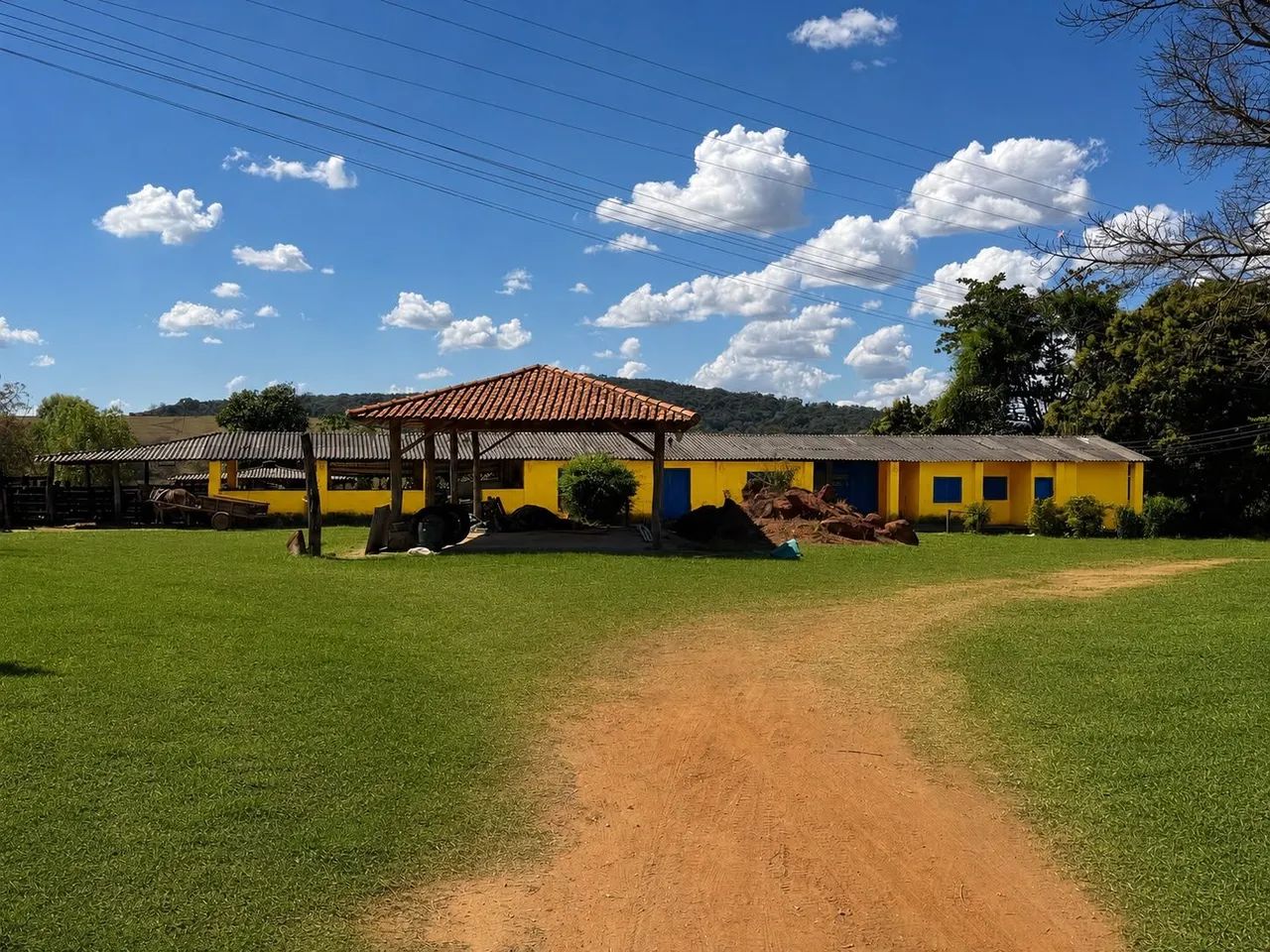 Fazendinha com casa 