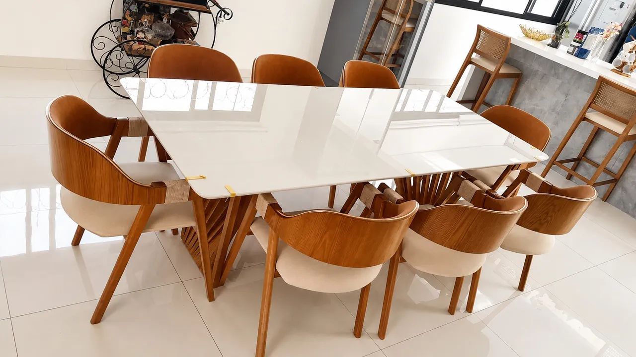 MESA DE JANTAR 2.20x1.10CM COM 8 CADEIRAS POLTRONAS