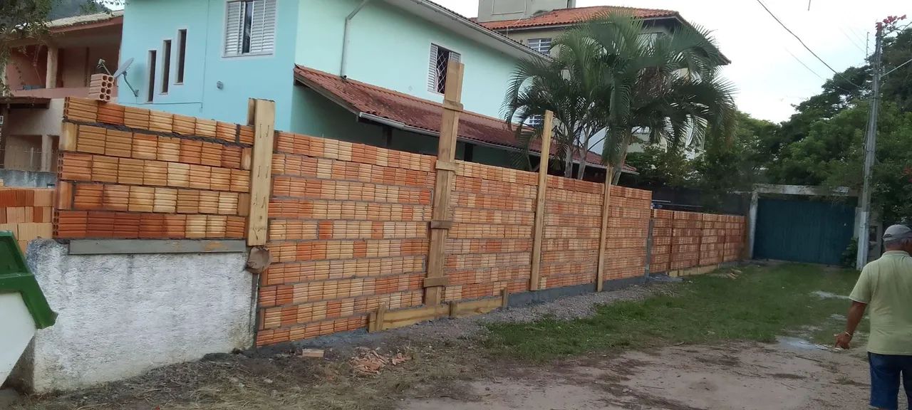 Pedreiro e azulejista 
