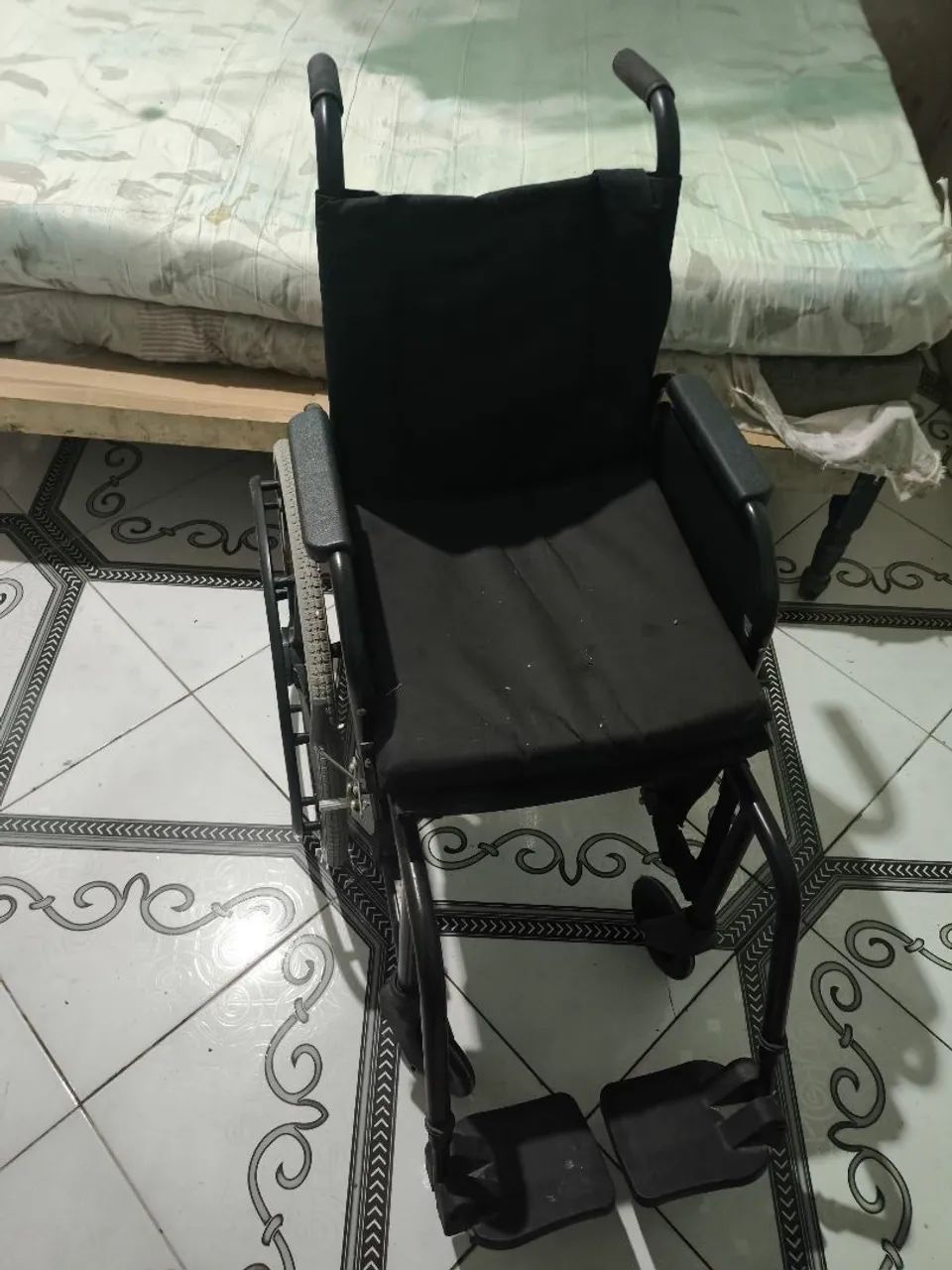 Cadeira de Rodas - Foto 2
