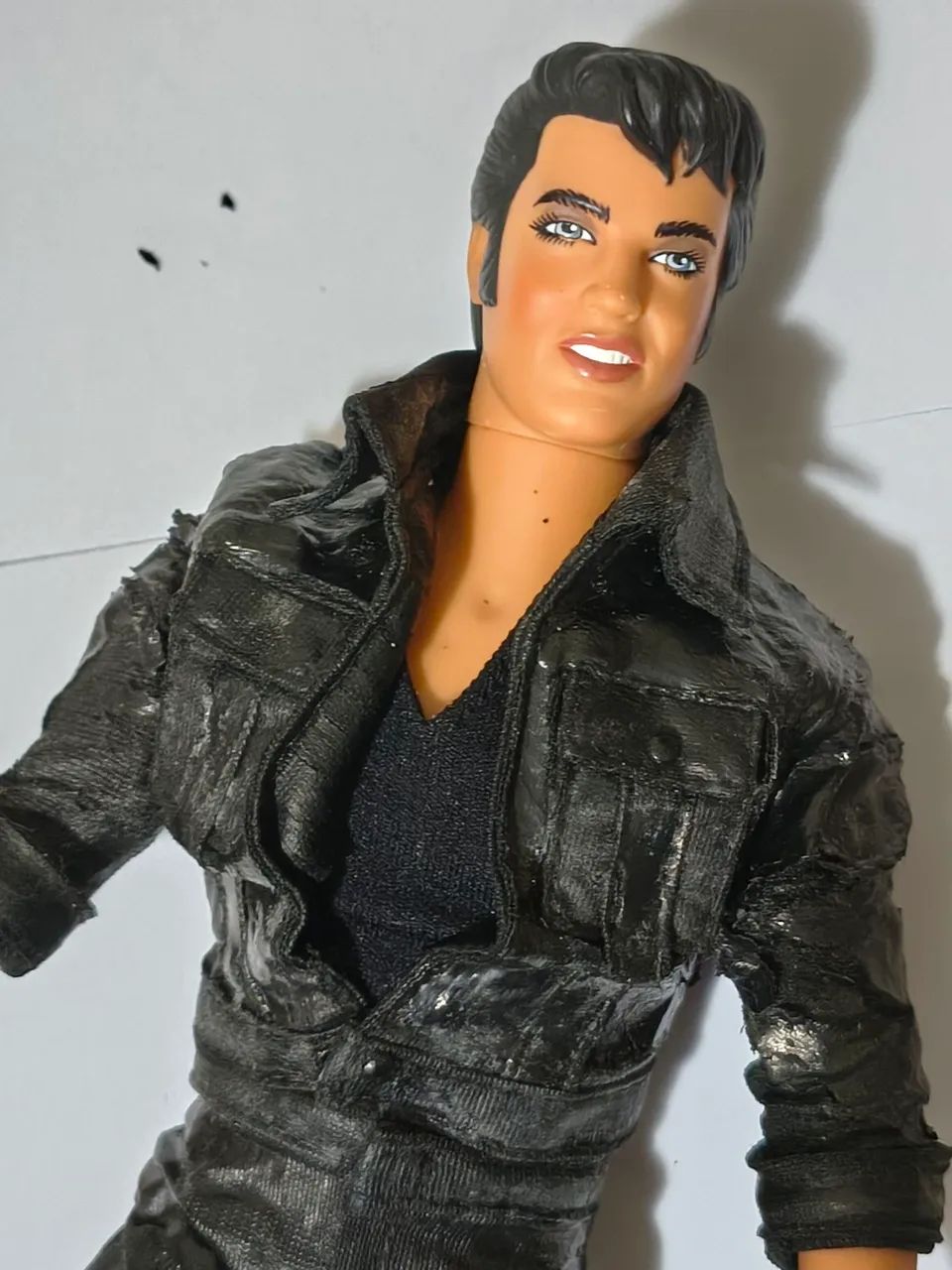 Boneco do Elvis Presley antigo 1993 - roupa de couro +brinde - raro! Leia a descrição  - Foto 5