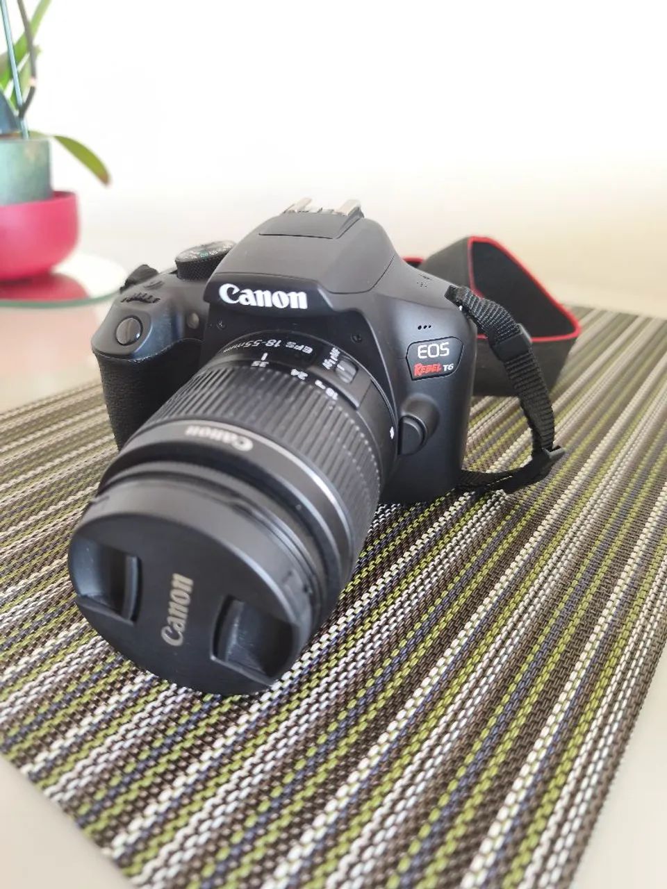 Canon EOS Rebel T6 