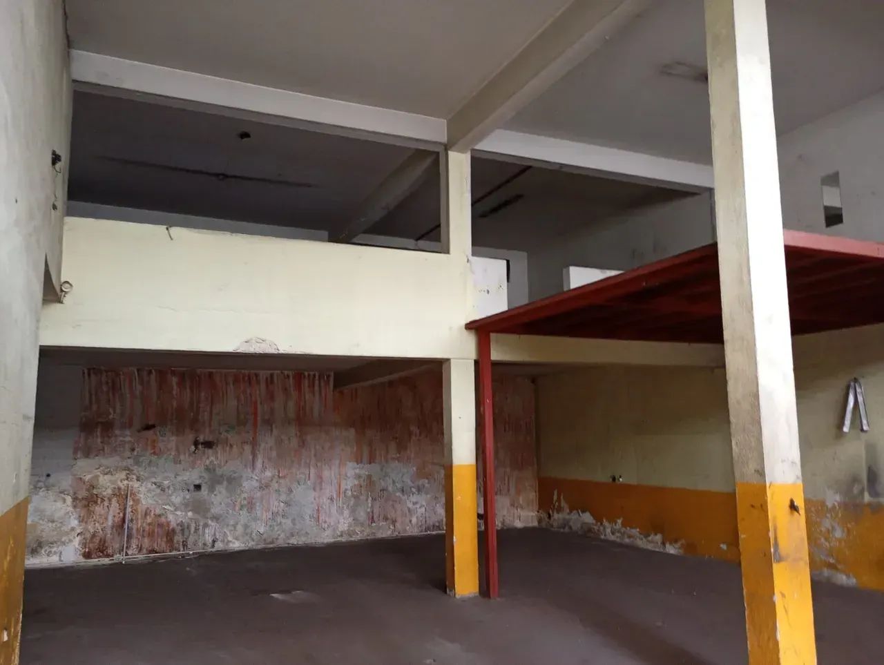 VENDE-SE PRÉDIO COMERCIAL DE 200M²