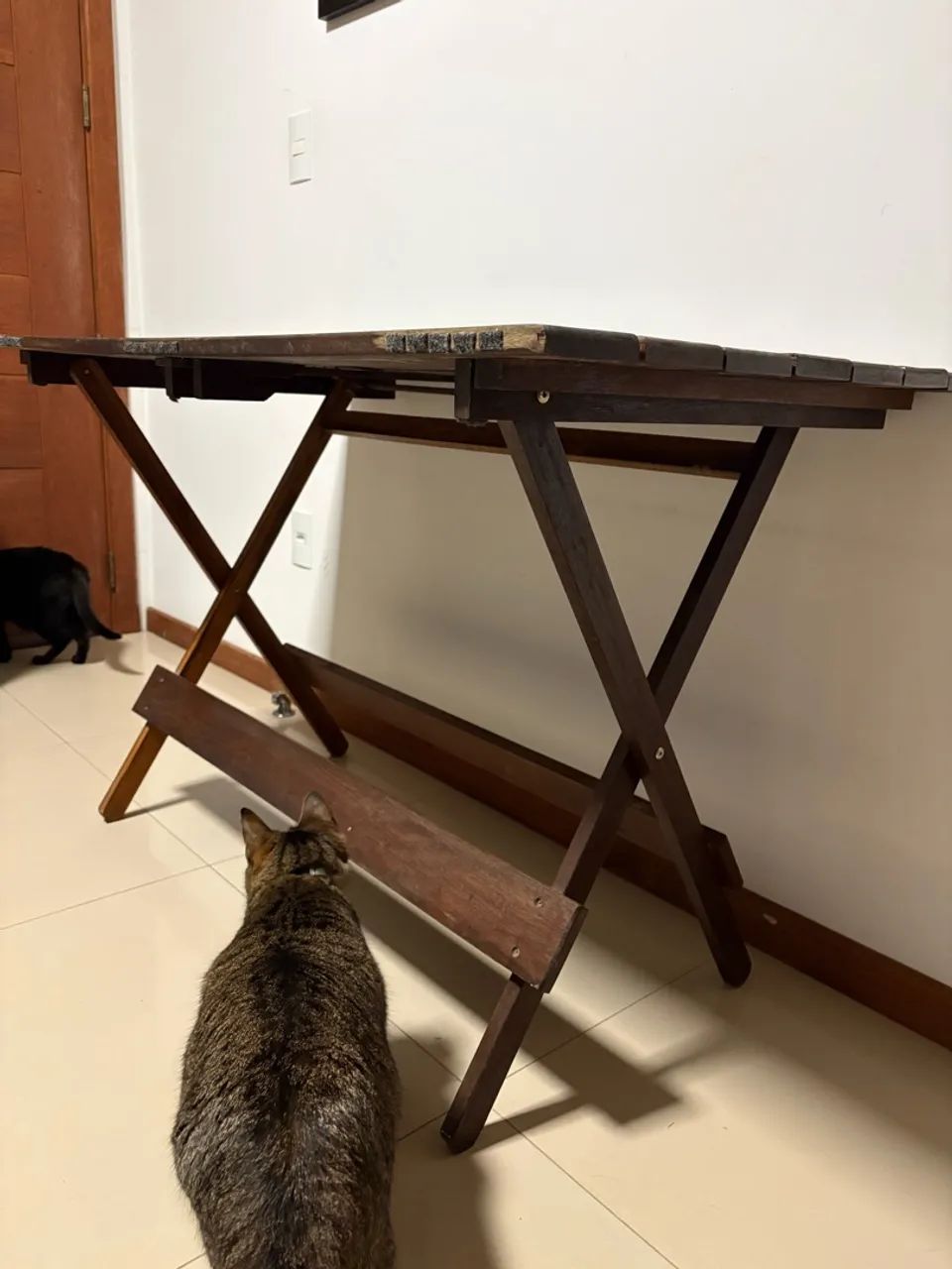 Mesa dobrável de boa madeira maciça  - Foto 2