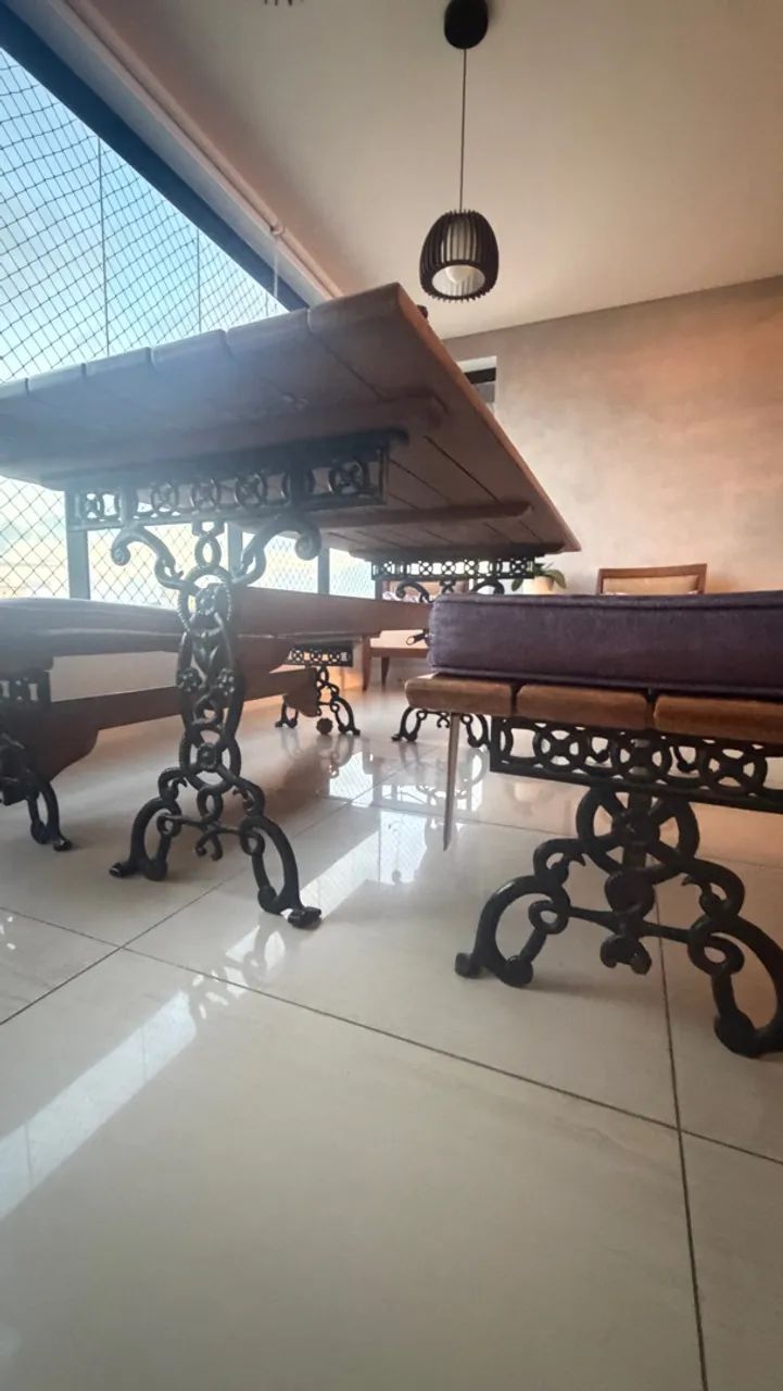 Mesa de madeira maciça com ferro fundido - Foto 3