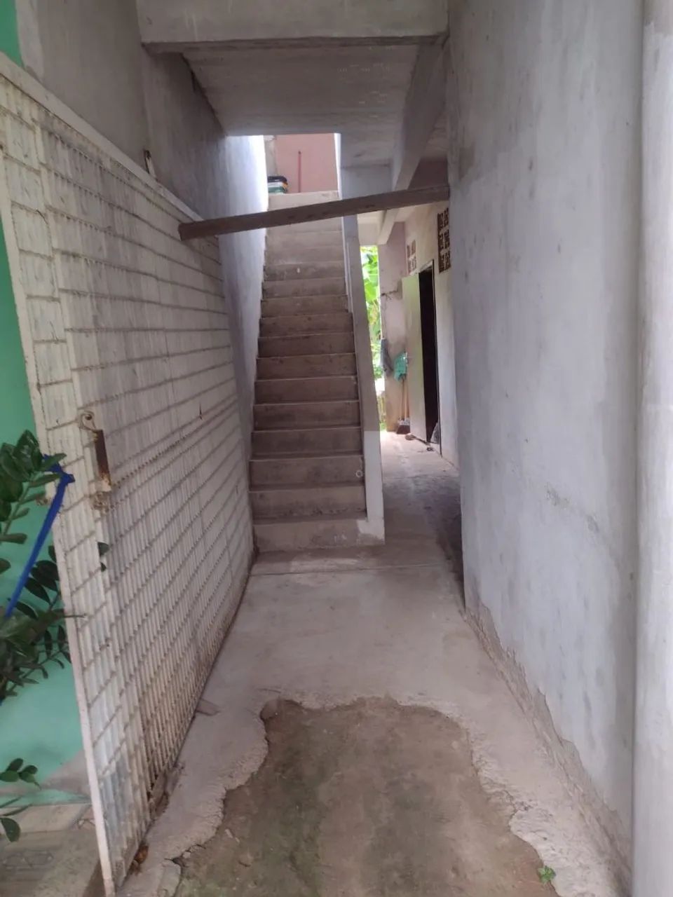 Vendo casa c/ 1 kitnet e 1 loja  - Foto 4