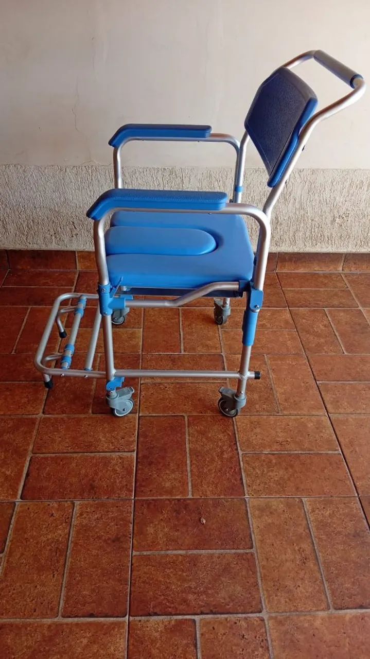 Cadeira Higiênica  - Foto 2