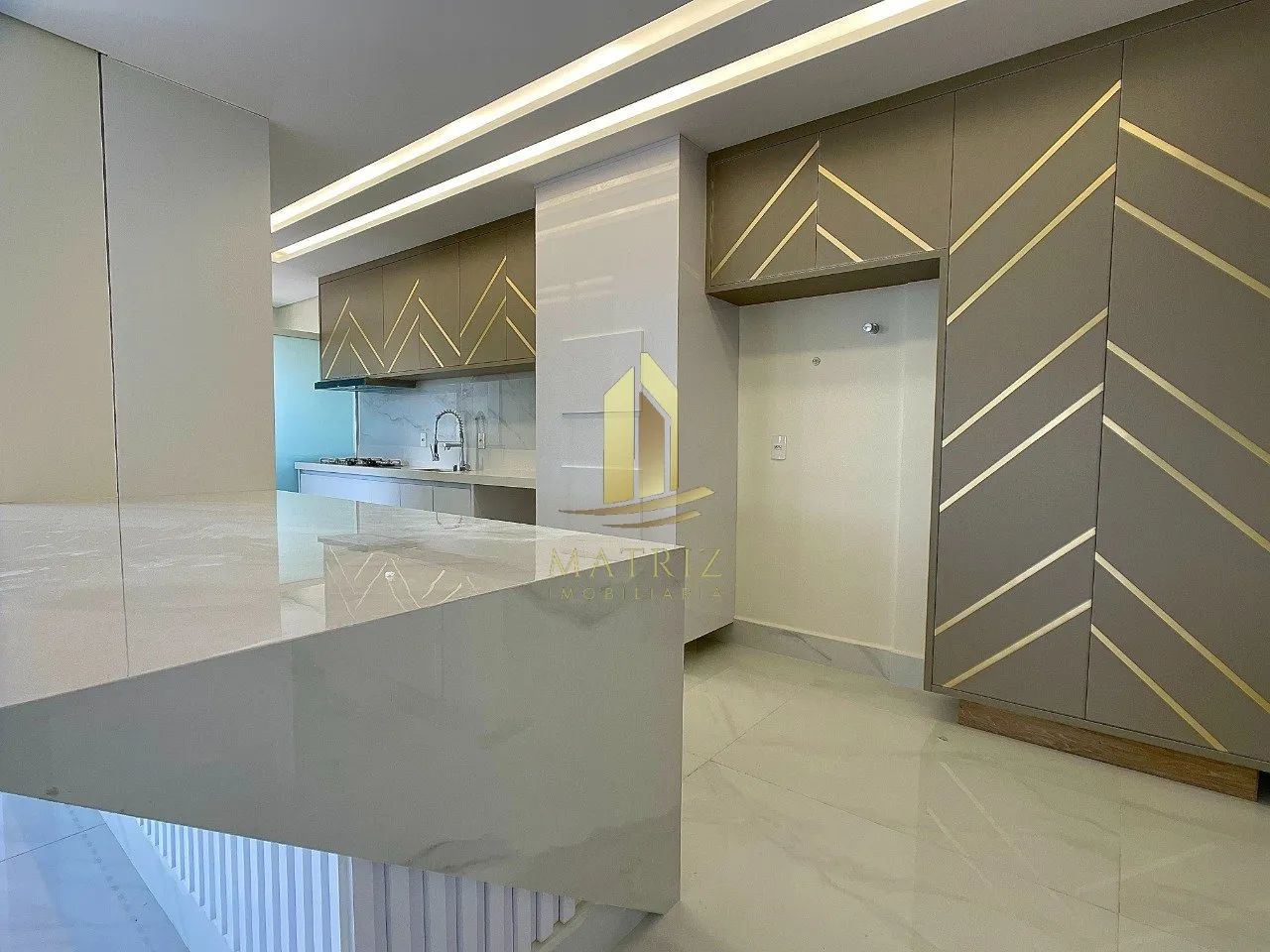 Vende Apartamento Edíficio Tahiti Franca SP - Foto 2