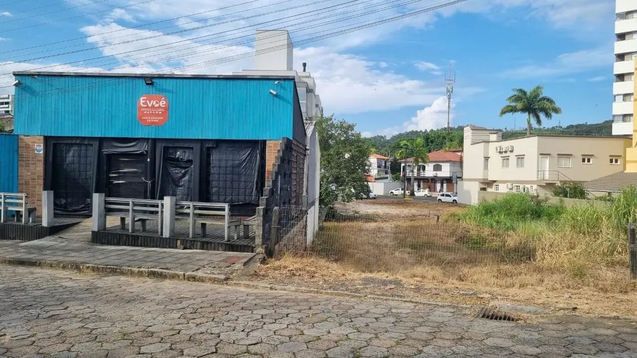 Casa modificada para comercio, localizada no centro de Siderópolis. - Foto 3