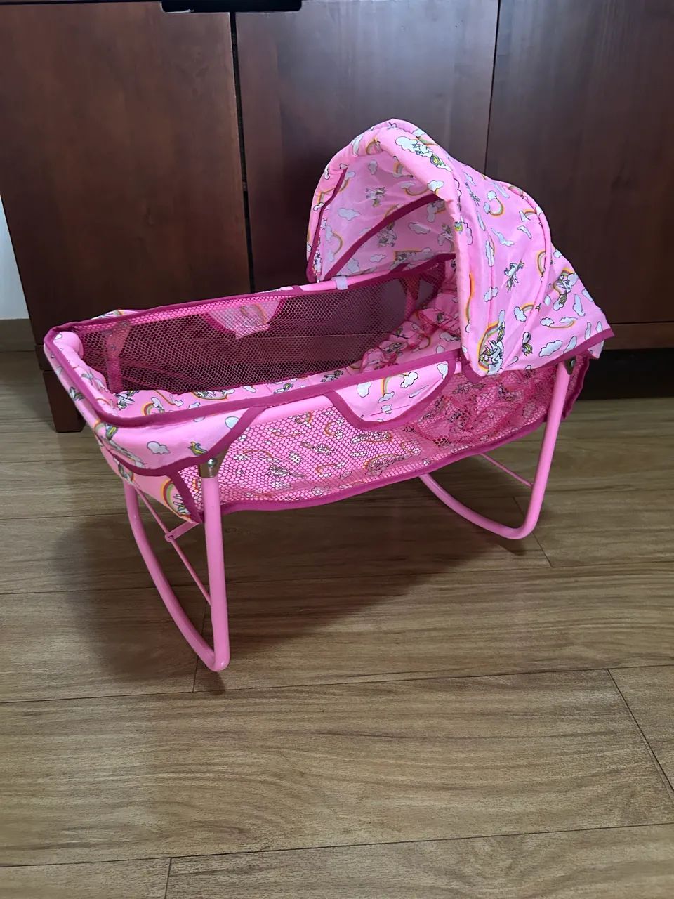Berço de boneca rosa unicórnio 