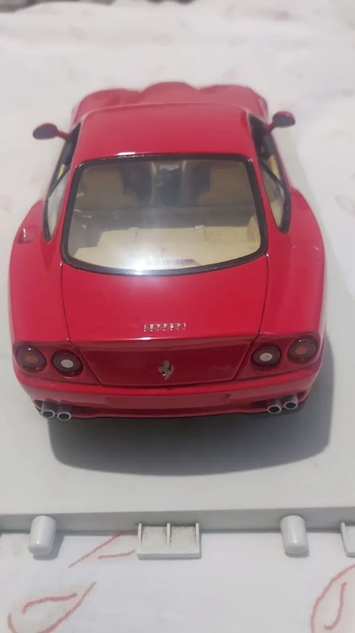 Miniatura Ferrari 550 Maranello 1:18 - Foto 4