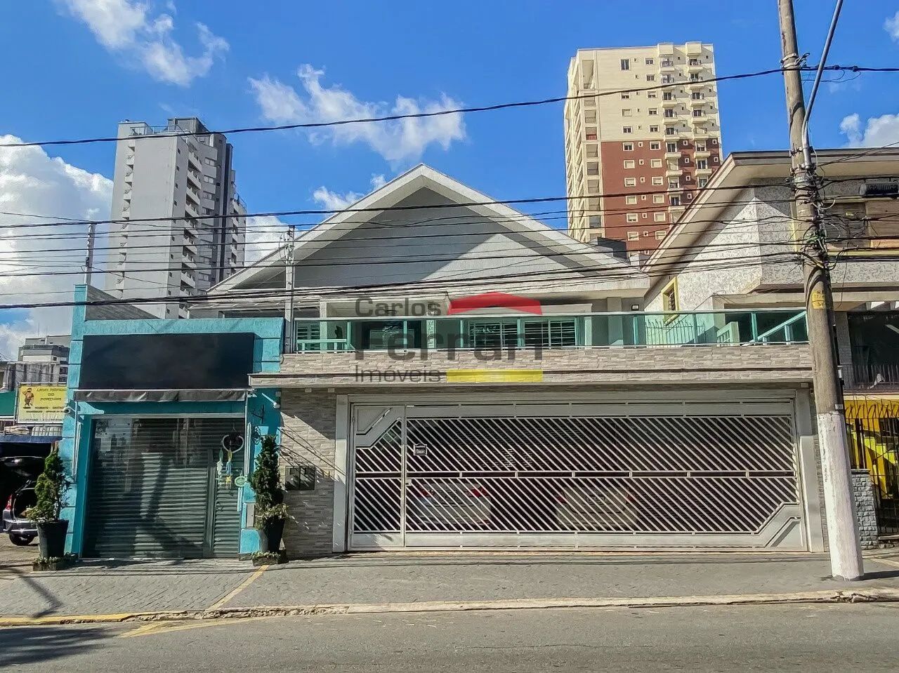 Excelente sobrado disponível para locação!