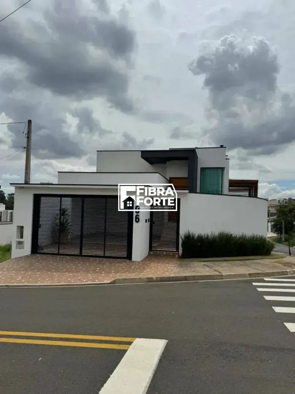 Casa nova com 3 quartos sendo 2 suites e mais 2 salas comerciais com entradas independente