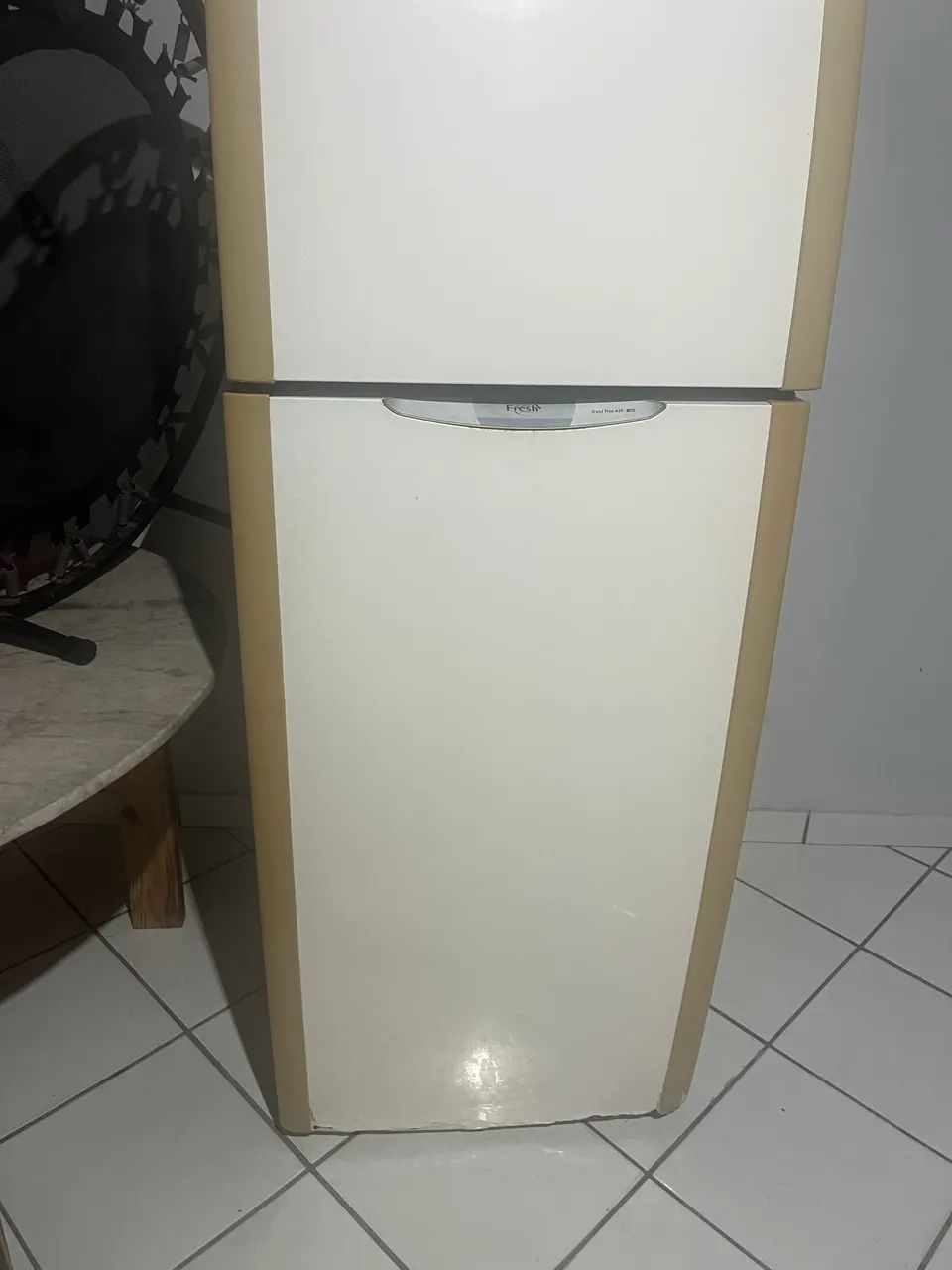 Geladeira GE com defeito 