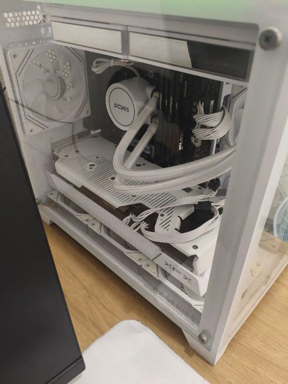 Rx 7800xt white xfx triple fan 