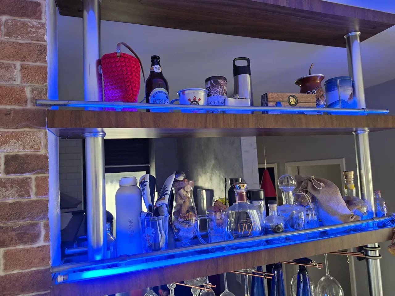 Bar com 2 prateleiras, 2 torres e iluminação alemã - Foto 4