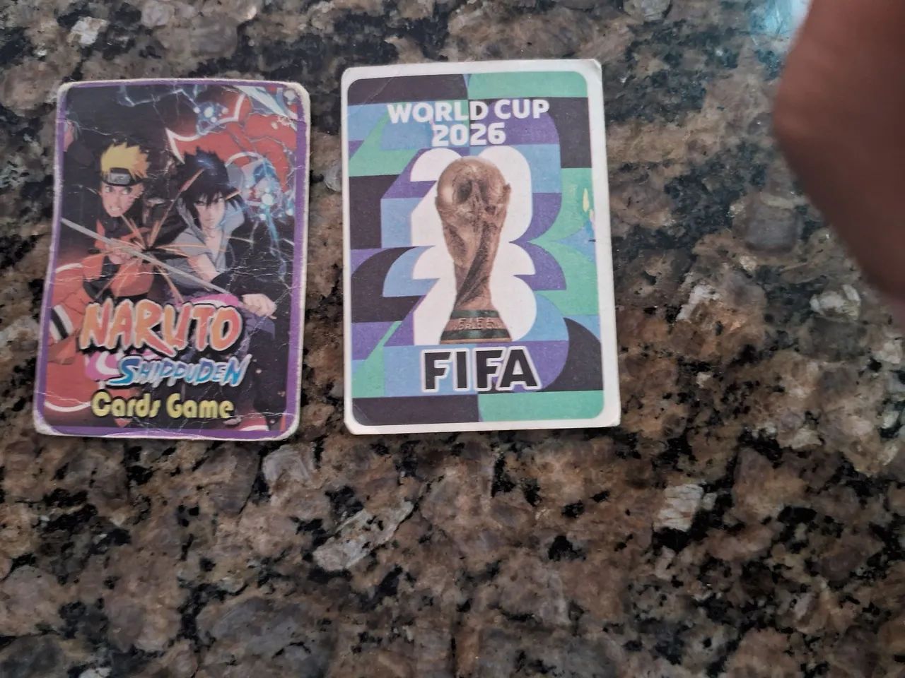 Vende-se duas figurinhas 