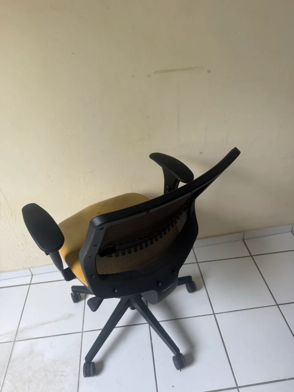 Vendo cadeira de escritório Flexform - Foto 3