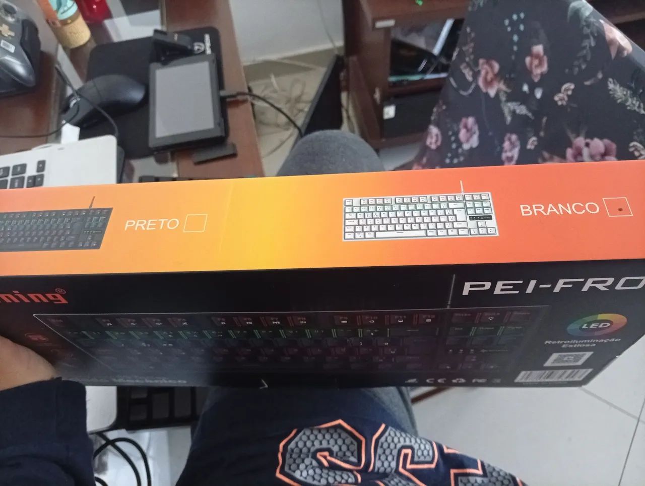 Teclado PEI-FROTS mecânico com switch azul 75% - Foto 3