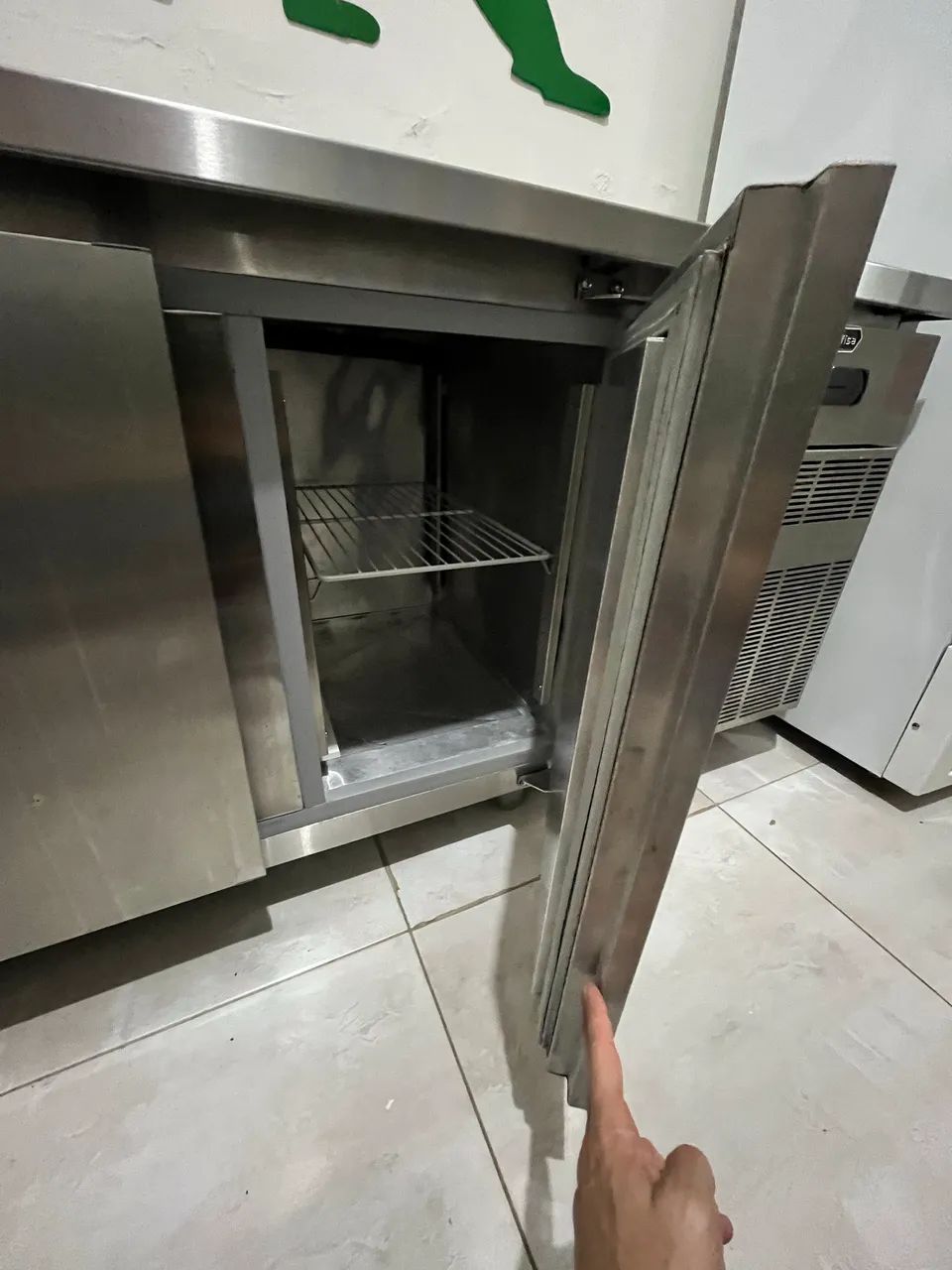 Refrigerador horizontal 2 portas com cabine do lado direito  - Foto 3