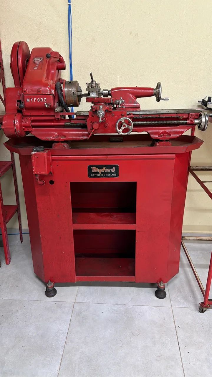 Torno de bancada Myford  