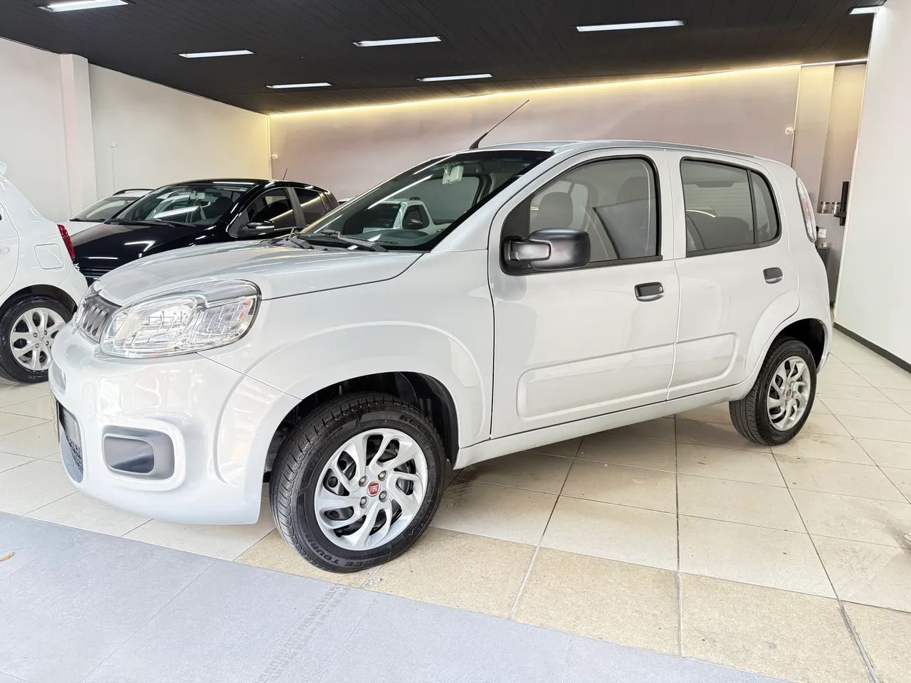 Fiat Uno Attractive 1.0 EVO Fire Flex 8V 5P 2016