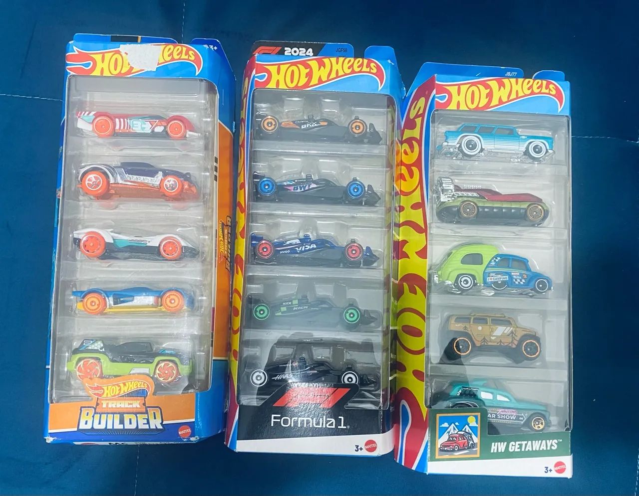 Combo pack 5 hot wheels 