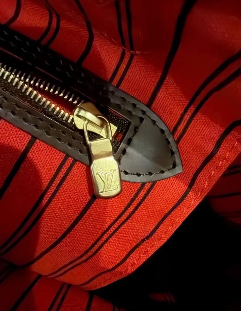 Bolsa Louis Vuitton em couro Neverfull mm - Foto 5