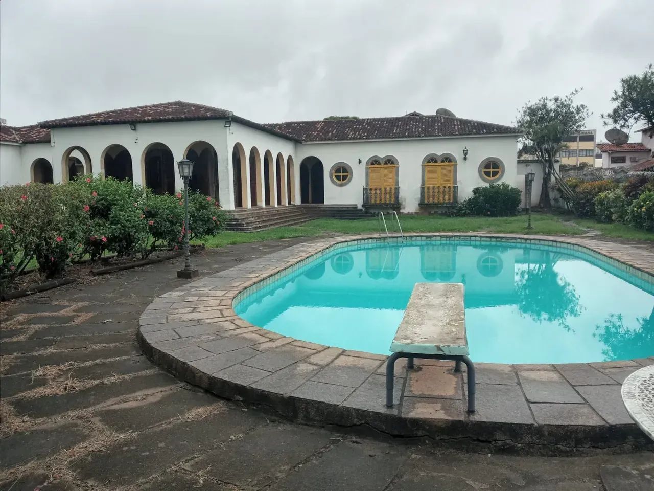 Vendo Casarão com 2076m² de terreno e  5 quartos no Centro - Macaé - RJ