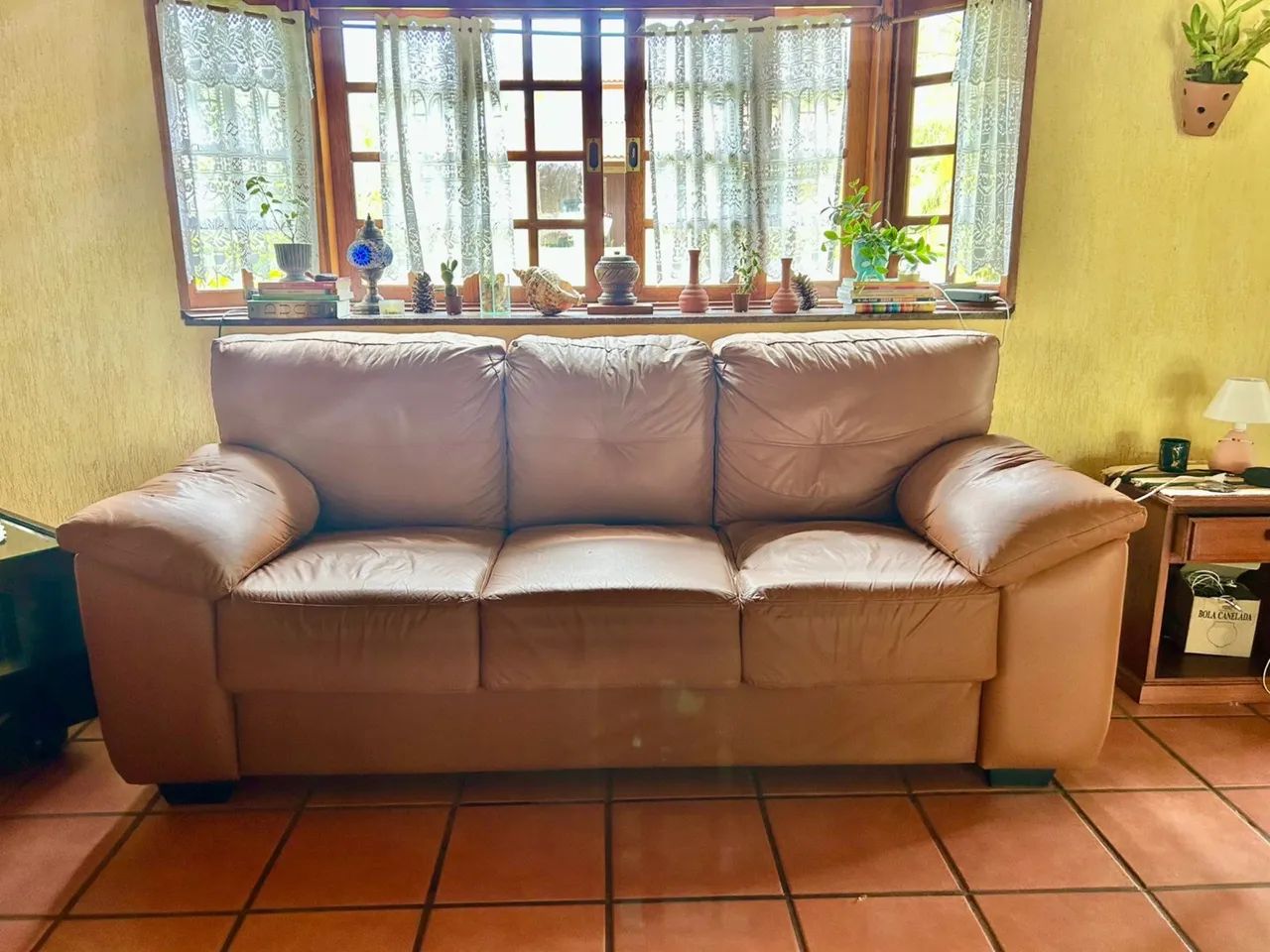 Conjunto Sofá 2 e 3 lugares em P.U. Na cor caramelo - Foto 2