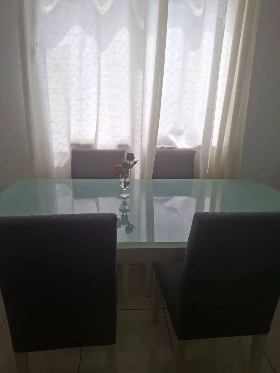 Mesa com 4 cadeiras  - Foto 4