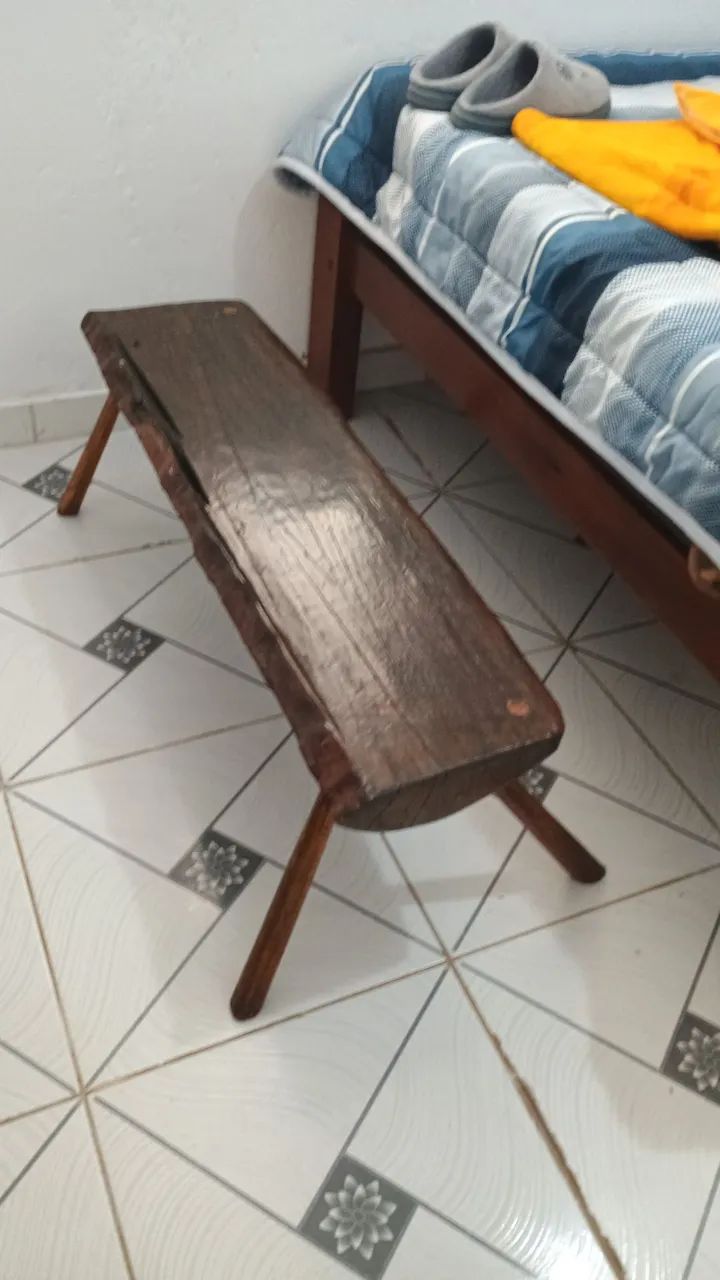 Banco rustico de tronco de árvore 